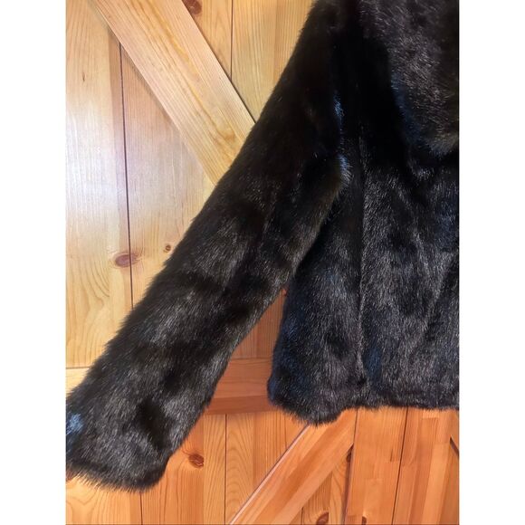 Jennifer Lopez Lined Faux Fur Black Jacket NWT Size Medium (5682) - Picture 2 of 7